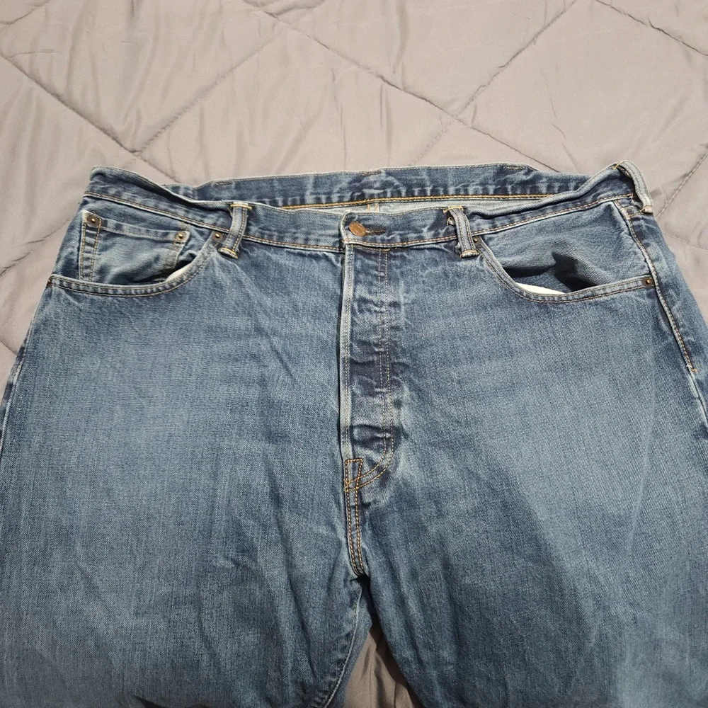 Levi's 501 Jeans Men's 42x32 High Rise Button Fly USA Light Wash‎ Cotton